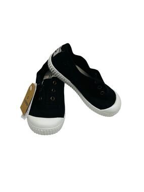 NWT Victoria 27EU (10-10.5 US) Black Sneakers